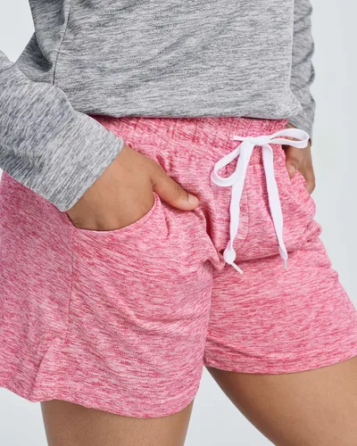 Vista 4 de Real Essentials Paquete de 4 pantalones cortos para correr de rendimiento atlético para niñas con cordón y bolsillos