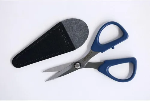 Vista 7 de Clover Tijeras Compactas Patchwork 115 con Saco 36-666 - Acero Inoxidable Azul