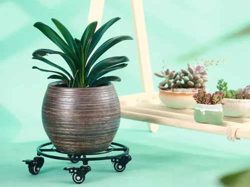 Vista 7 de Paquete de 2 organizadores grandes de metal para plantas con ruedas de 13.6 pulgadas, soportes rodantes para plantas de hierro forjado, rodillos