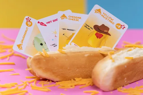 Vista 6 de Juego de cartas Crazy Cake para niños y adultos, diversión familiar para noches de juego, recoge ingredientes para construir tu pastel y sabotear a