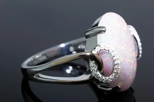 Vista 6 de Heartland By Beverley Mitchell Oro rosa de 10 quilates con plata de ley 0925 ovalada creada en laboratorio cabujón de ópalo y anillo de declaración