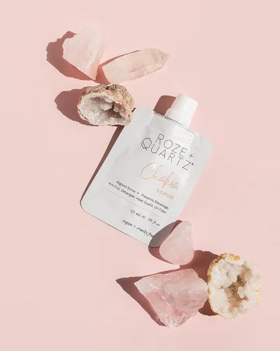 Vista 4 de Roze + Quartz® Suero capilar Chakra (.16oz)