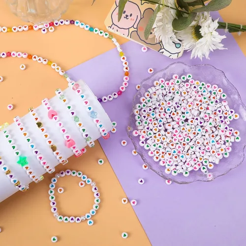 Vista 3 de Augshy 700 piezas cuentas en forma de corazón, cuentas acrílicas en forma de corazón del día de San Valentín para pulseras, fabricación de joyas