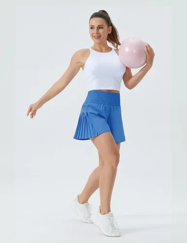 Vista 7 de THE GYM PEOPLE Pantalones cortos de entrenamiento de cintura alta para mujer, plisados laterales, pantalones cortos deportivos con forro de malla