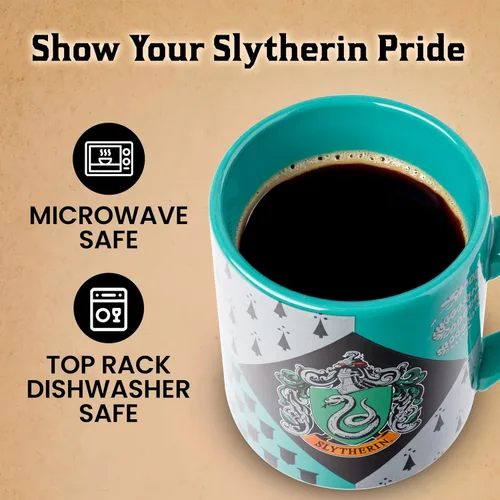 Vista 2 de Silver Buffalo Harry Potter Hogwarts Slytherin House Crest - Taza de cerámica, 14 onzas