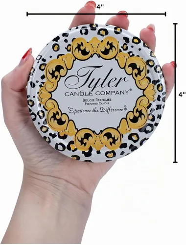 Vista 7 de Tyler Candle, 22 onzas, vela perfumada High Maintenance de larga duración