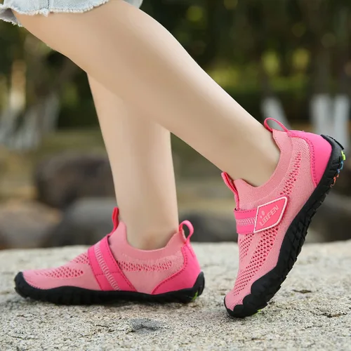 Vista 9 de UBFEN Zapatos de agua para niños y niñas, de secado rápido, ligeros, calcetines acuáticos para niños pequeños y grandes, zapatos de natación