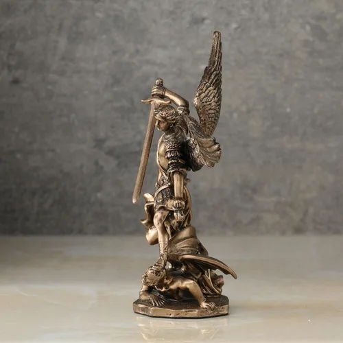 Vista 3 de Veronese Design Figura de resina de demonio asesino de Arcángel de 4 pulgadas, pintada a mano, acabado de bronce