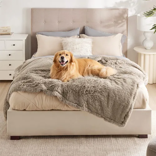 Vista 18 de Bedsure Mantas impermeables para perros grandes, piel sintética esponjosa, 50 x 60 pulgadas Plush Fuzzy Reversible Pet Blankets for Couch and Dog