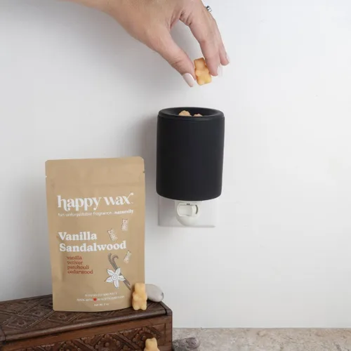 Vista 6 de Calentador de Enchufe Negro Happy Wax para Cera Perfumada - Enchufe de Pared Cerámico Compacto para Fragancia del Hogar - Pequeño con Plato