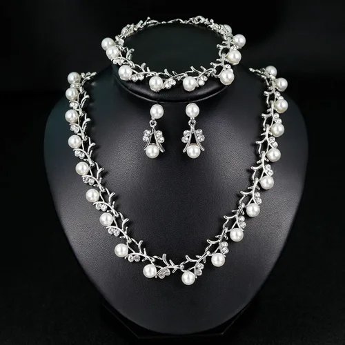 Vista 6 de Roe Dolph Juego de joyas de dama de honor de plata con diamantes de imitación para mujer, collar de gargantilla de cristal de perlas brillantes