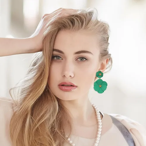 Vista 5 de Mintolex Aretes de flores de playa de verano para mujeres y niñas, aretes colgantes de doble flor bohemios, aretes colgantes de pétalos florales