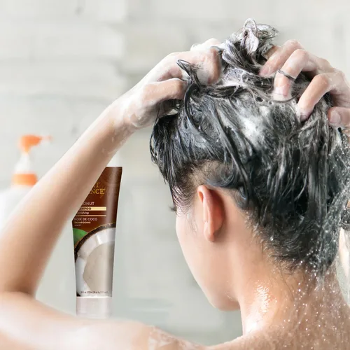 Vista 5 de Desert Essence Champú de coco, 8 onzas líquidas, sin gluten, vegano, sin parabenos, nutritivo para cabello seco con aceite de coco, manteca