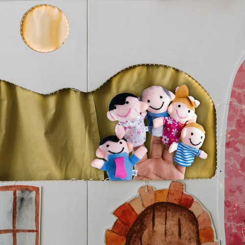 Vista 5 de Mini abuelos, mamá y papá, hermano y hermana, marionetas de dedo de familia para niños, espectáculos, recreación, colegios - 6 piezas.