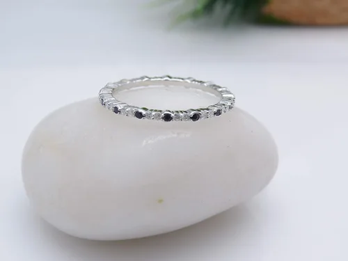 Vista 5 de Dazzlingrock Collection Anillo de boda redondo de zafiro azul y diamante blanco para mujer en oro macizo