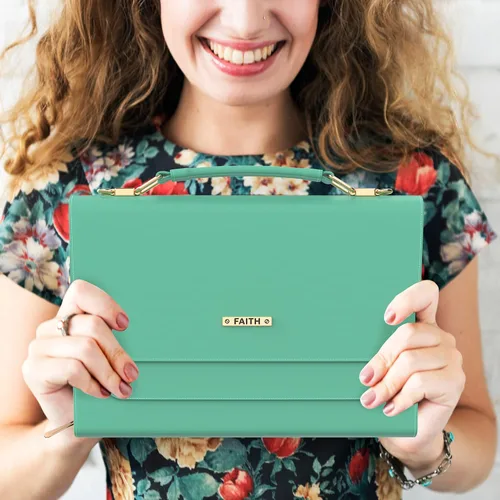 Vista 19 de DEHITE Funda para la Biblia para mujer, bolsa de transporte para la Biblia, ranuras para bolígrafos, bolsillo con cremallera, correa para el hombro