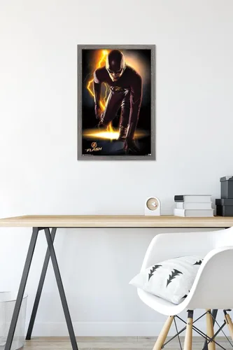 Vista 6 de Trends International DC Comics TV - The Flash - Póster de pared de retrato, 14.725 x 22.375 pulgadas, versión enmarcada de madera de granero