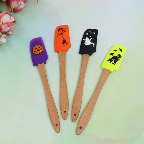 Vista 4 de Hemoton 4 piezas de espátula de silicona con mango de madera de Halloween, utensilios de cocina para hornear para panadería casera