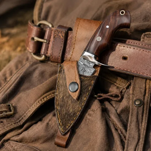 Vista 5 de Cuchillo de Desollar para Cuello de Acero de Damasco Hecho a Mano de 6", Mango de Palisandro con Protector de Acero y Funda de Cuero, Mejor Regalo
