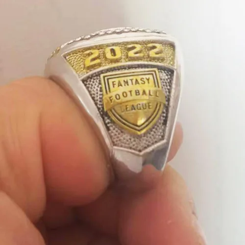 Vista 4 de Anillo de fútbol de fantasía 2022 Anillo de campeonato FFL pesado Trofeo de premio chapado en oro plateado para el ganador de la Liga de Fútbol