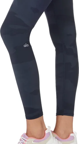 Vista 4 de Alo Yoga - Leggings de cintura alta para mujer, estilo Vapor Negro (Black Camouflage)
