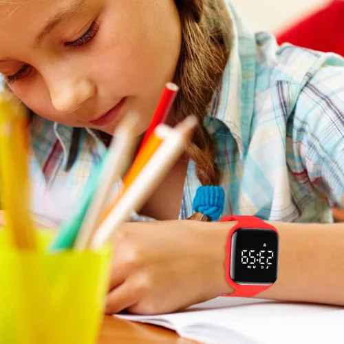Vista 4 de Reloj deportivo digital para niños y niñas con contador de pasos, alarma vibratoria y despertador. Rastreador de actividad a prueba de agua, sin