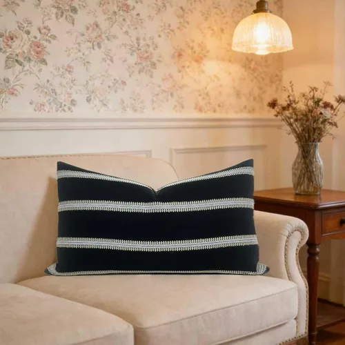 Vista 3 de Slow Cow Funda de almohada rectangular decorativa con textura lumbar para sofá, 12 x 20 pulgadas, color negro mezclado con blanco roto B-raya negra