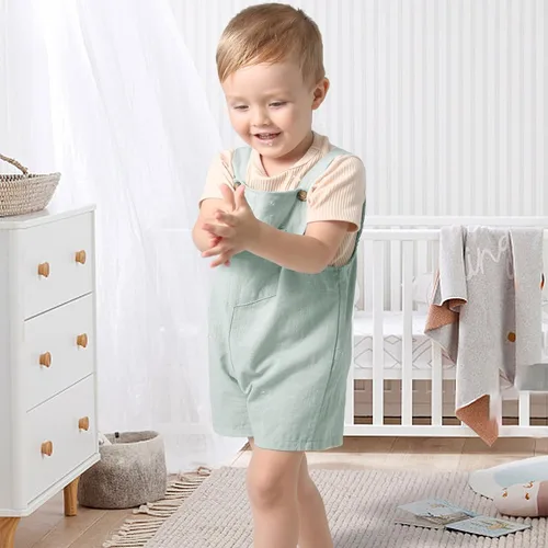 Vista 2 de MBMSHEGH Conjunto de ropa de verano para bebé y niño, con parte superior acanalada y tirantes con botones