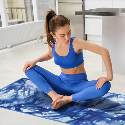 Vista 6 de Toalla de yoga caliente con bolsillos en las esquinas, 70 x 26 pulgadas, antideslizante y absorbente del sudor, manta de yoga de microfibra suave
