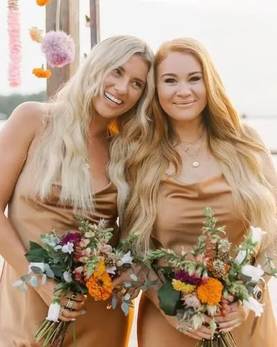 Vista 4 de Vestidos de dama de honor de satén con tirantes delgados, vestidos largos con cuello vuelto, vestidos de graduación, vestido de noche formal