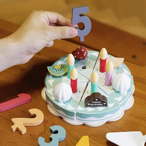 Vista 2 de Juego de comida de madera para jugar a pastel de cumpleaños, juego de fiesta de té para niños pequeños, juegos de accesorios de cocina Montessori