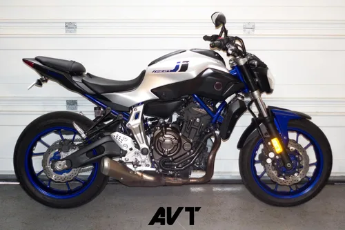 Vista 2 de AVT Señales de giro LED delanteras FZ-07, FZ-09, FZ8, R3, FZ1