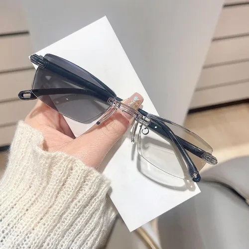 Vista 2 de Gafas de presbicia con luz azul que cambian de color, zoom inteligente, antiluz azul, gafas de presbicia para hombres y mujeres (2 unidades)