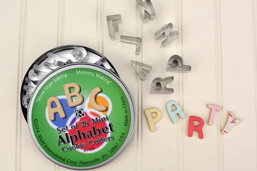 Vista 5 de R&M International Mini Alphabet - Cortadores de galletas, juego de 26 piezas