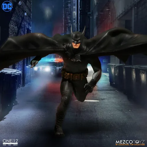 Vista 7 de Mezco Toys One:12 Collective: DC Ascending Knight Batman Figura de acción