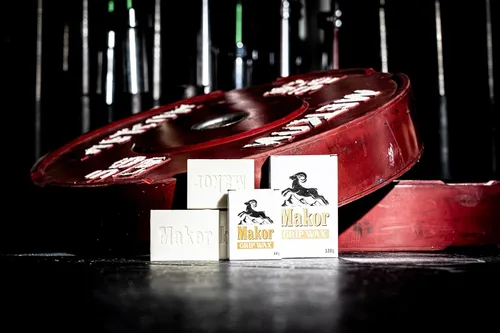 Vista 6 de MAKOR GRIPWAX - Barra de dominadas todo en uno con potenciador de agarre de 2.12 oz, anillos, pesas rusas, mancuernas para crossfit, F45, Hyrox