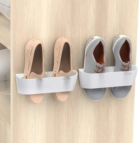 Vista 7 de Zapatero montado en la pared, paquete de 2 con tiras adhesivas para colgar, organizador de almacenamiento de plástico para zapatos, perchas