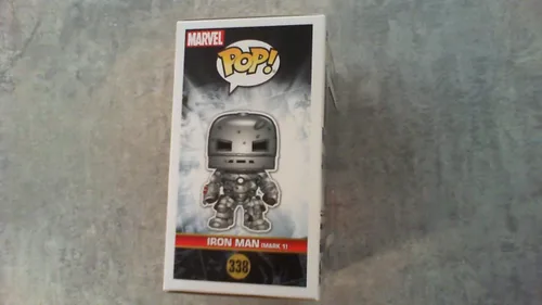 Vista 2 de Funko Pop Iron Man Mark I Marvel Studios Summer Exclusive SDCC