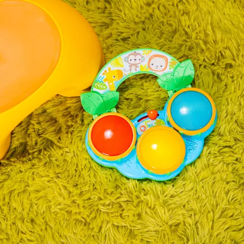 Vista 6 de Bright Starts Safari Beats - Tambor musical de juguete con luces, a partir de 3 meses, multicolor