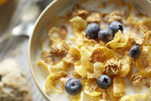 Vista 7 de Honey Bunches of Oats Cereal de desayuno tostado con miel, cereales de avena con miel con racimos de granola, caja de 18 onzas (paquete de 4)