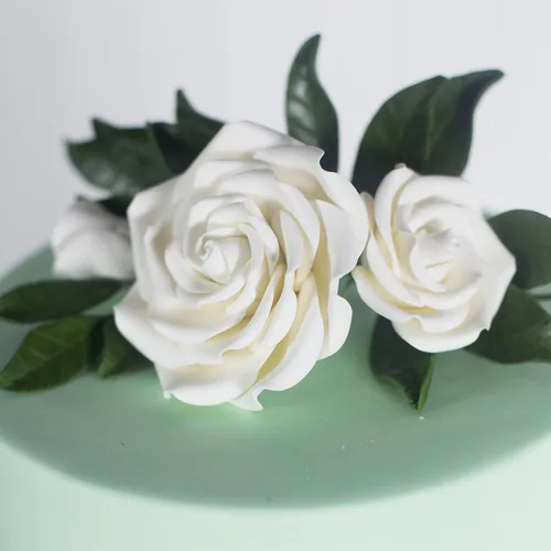 Vista 6 de Global Sugar Art Rosas Rebecca blancas grandes, 3 pulgadas, rosas de pasta de goma Blanco 3 pulgadas