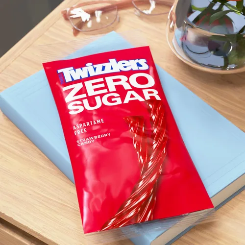 Vista 5 de TWIZZLERS - Twists sabor a fresa, sin azúcar (bolsas de 5 oz)