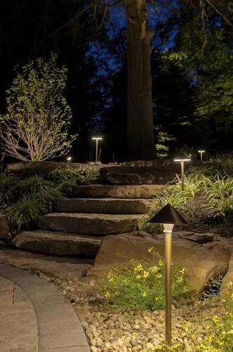 Vista 4 de VOLT Kit de 6 luces LED de latón fundido de 12 V con transformador de bajo voltaje de 150 W para iluminación de paisaje en caminos al aire libre