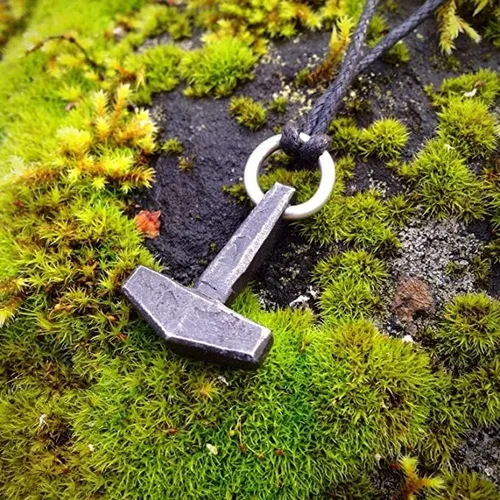Vista 3 de Mjolnir - Colgante de acero forjado a mano, joyería vikinga, Acero aleado, otro