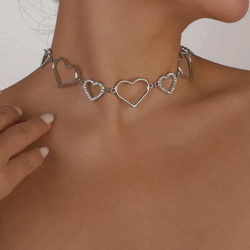 Vista 2 de Jumwrit Gargantilla de corazón de diamantes de imitación, lindo collar de corazón entrelazado, collar de cadena de corazón de amor brillante