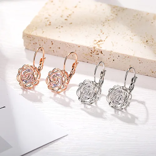 Vista 5 de Pendientes chapados en oro con diseño de flor de rosa con cristal AAAAA Australia transparente para mujer