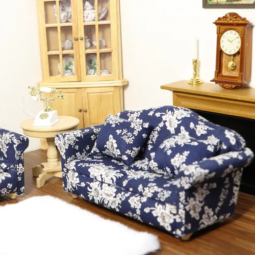 Vista 5 de Sofá de casa de muñecas, sofá en miniatura con almohadas, casa de muñecas, sala de estar, funiture a escala 1:12, modelo 3 piezas, sillón tapizado