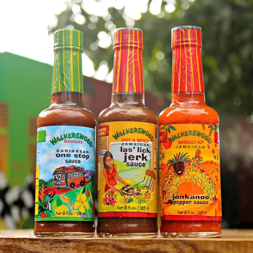 Vista 6 de Kit de Salsas Picantes y Sabrosas Walkerswood - 1 x Salsa Fire Stick de 6oz, 1 x Salsa Picante de Pimienta Hot JonKanoo de 6oz, 1 x Salsa Zesty