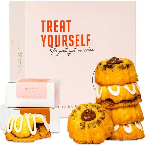 Vista 11 de Mo's - Caja mixta – Regalo perfecto de felicitación para mujeres, hombres, compañeros de trabajo, amigos y más – Fresh Mo's Bundt Cakes en una