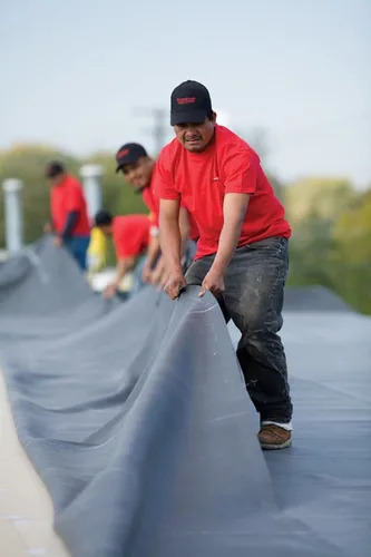 Vista 4 de 10' X 10' Firestone RubberGard 45-Mil EPDM - Goma para techos